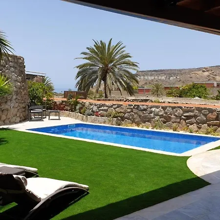 Mit Privatpool Fuer 6 Personen Ca, 270 M Sup2 In El Chaparral, Gran Canaria Suedkueste Gran Canaria Vakantiehuis *